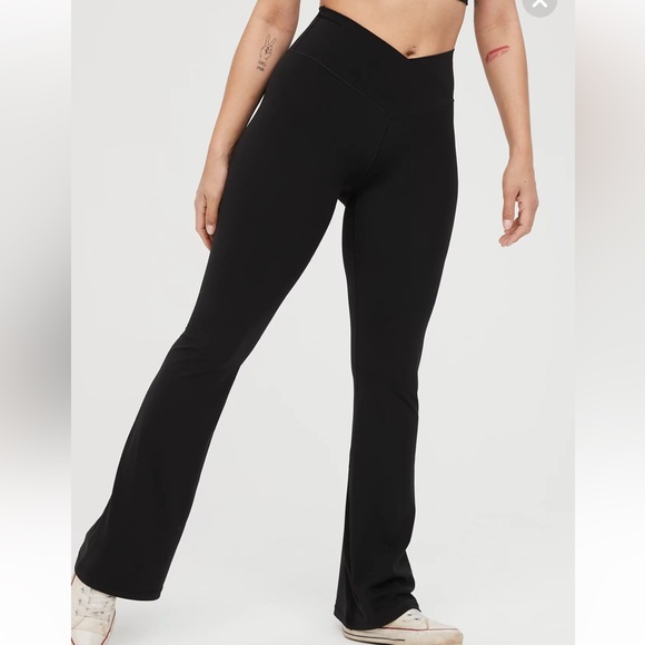 Aerie Black High-Waisted Crossover Flare Leggings - Picture 2 of 3